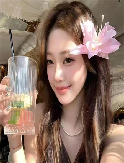 新搬来的邻居2季免费观看_迎风的青春在线观看_男人使劲躁女人叫她爽爽的漫画